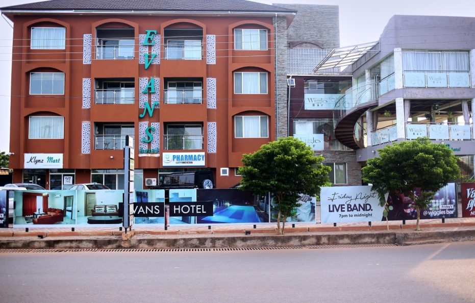 Evans Hotel